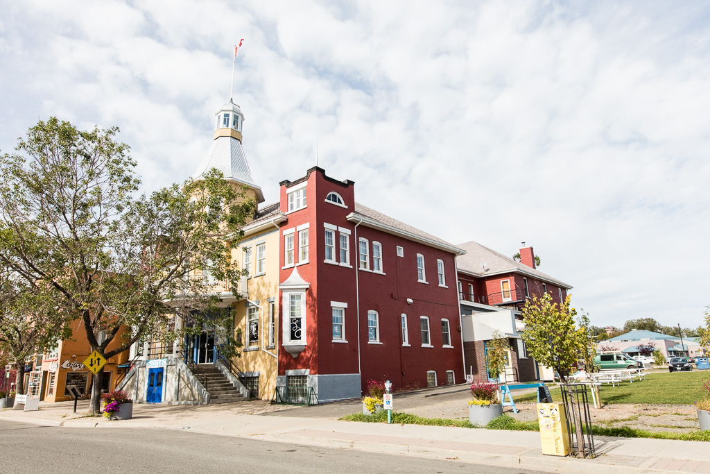 The Finnish Labour Temple and Hoito Restaurant in Thunder Bay, Ontario